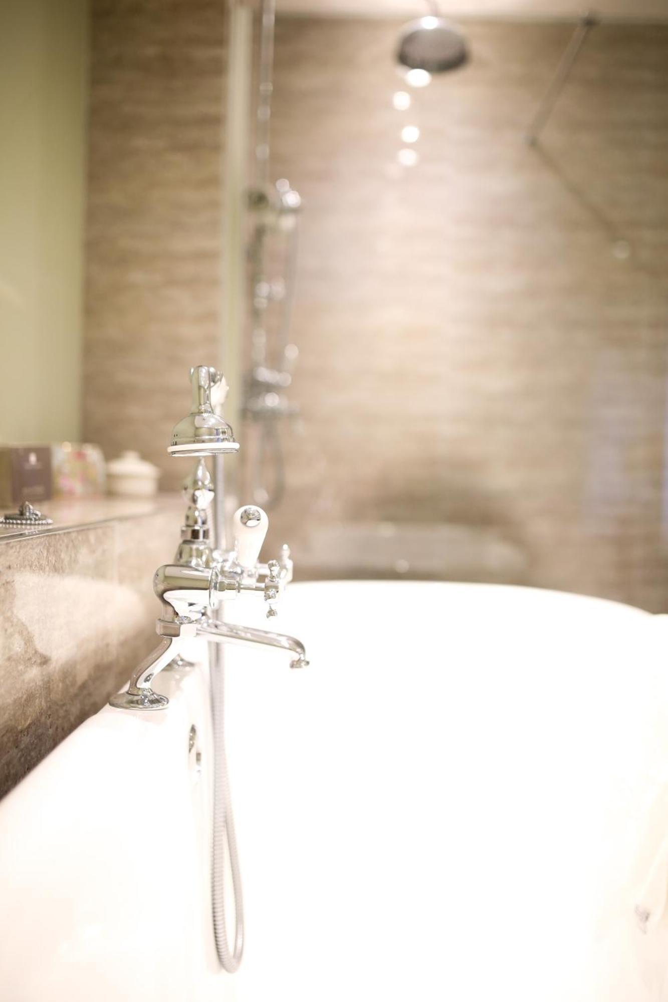 Ockenden Manor Hotel & Spa Cuckfield Номер фото