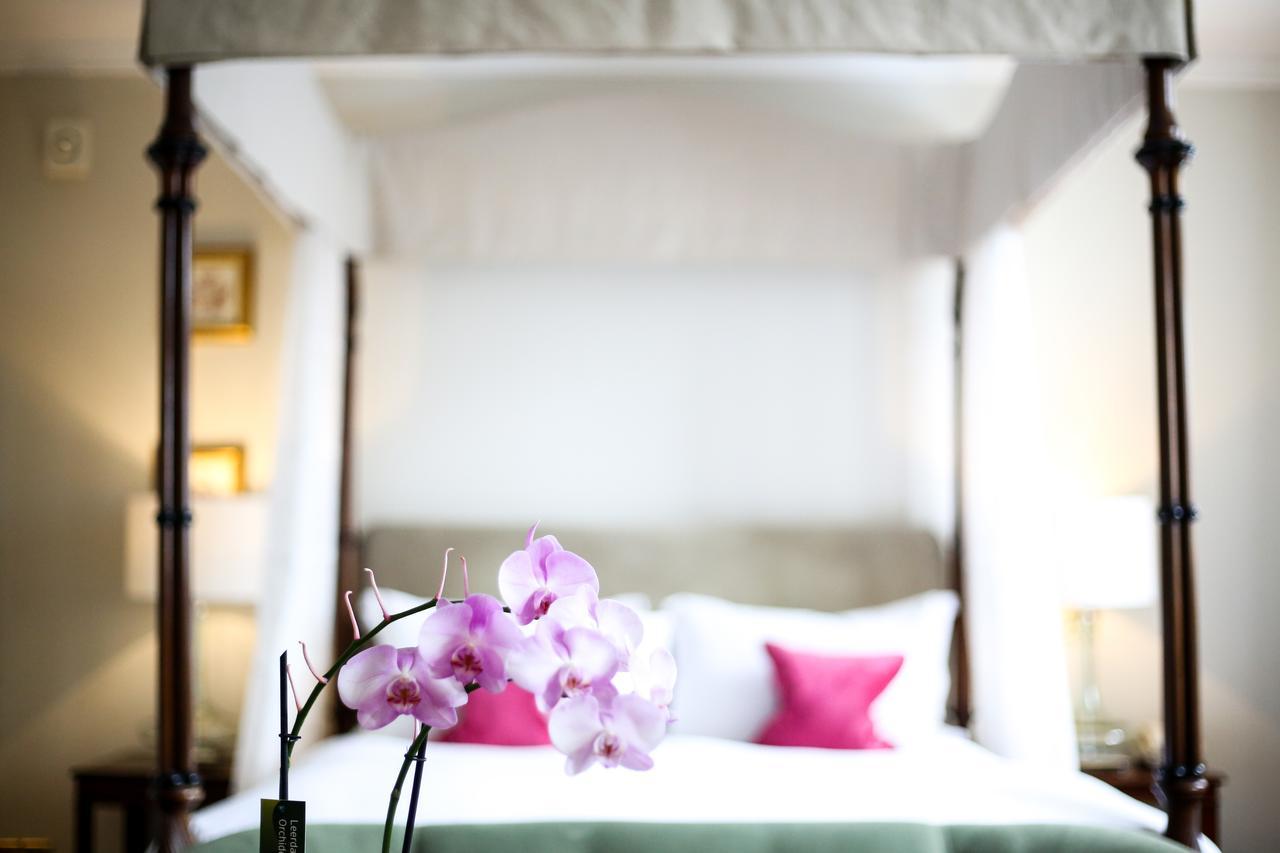 Ockenden Manor Hotel & Spa Cuckfield Экстерьер фото